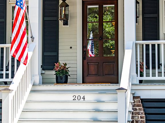 5th image of 204 Royal Assembly Dr