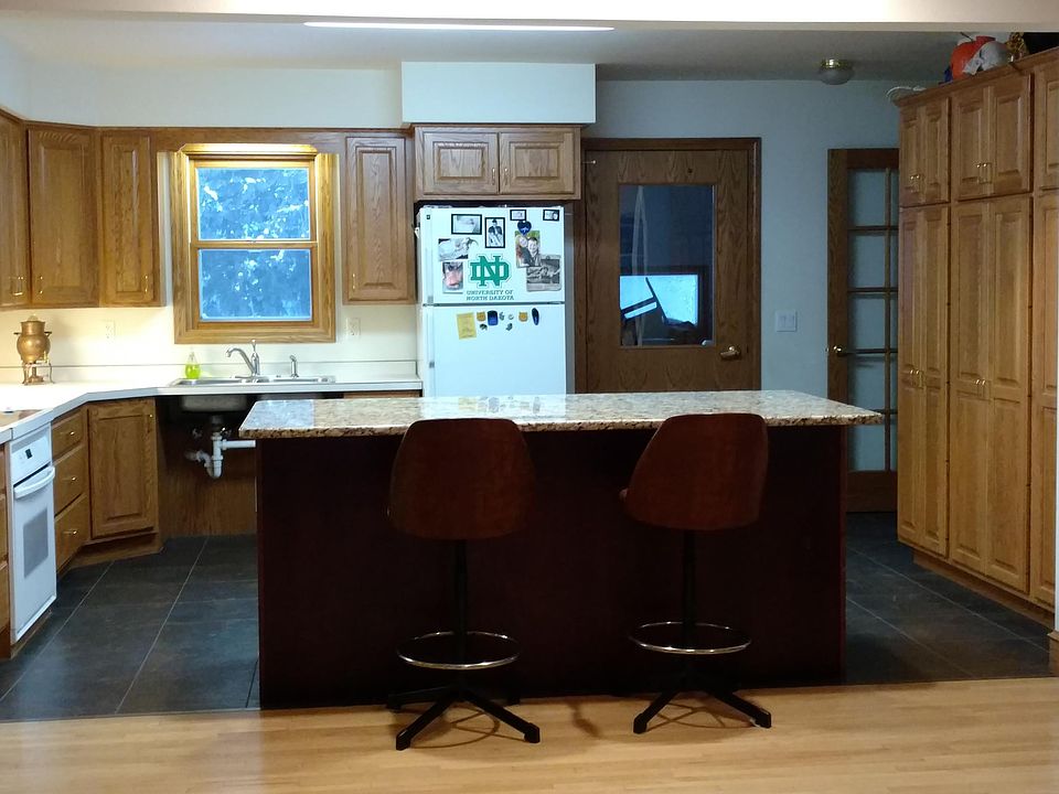 2nd image of 1107 Park Blvd
