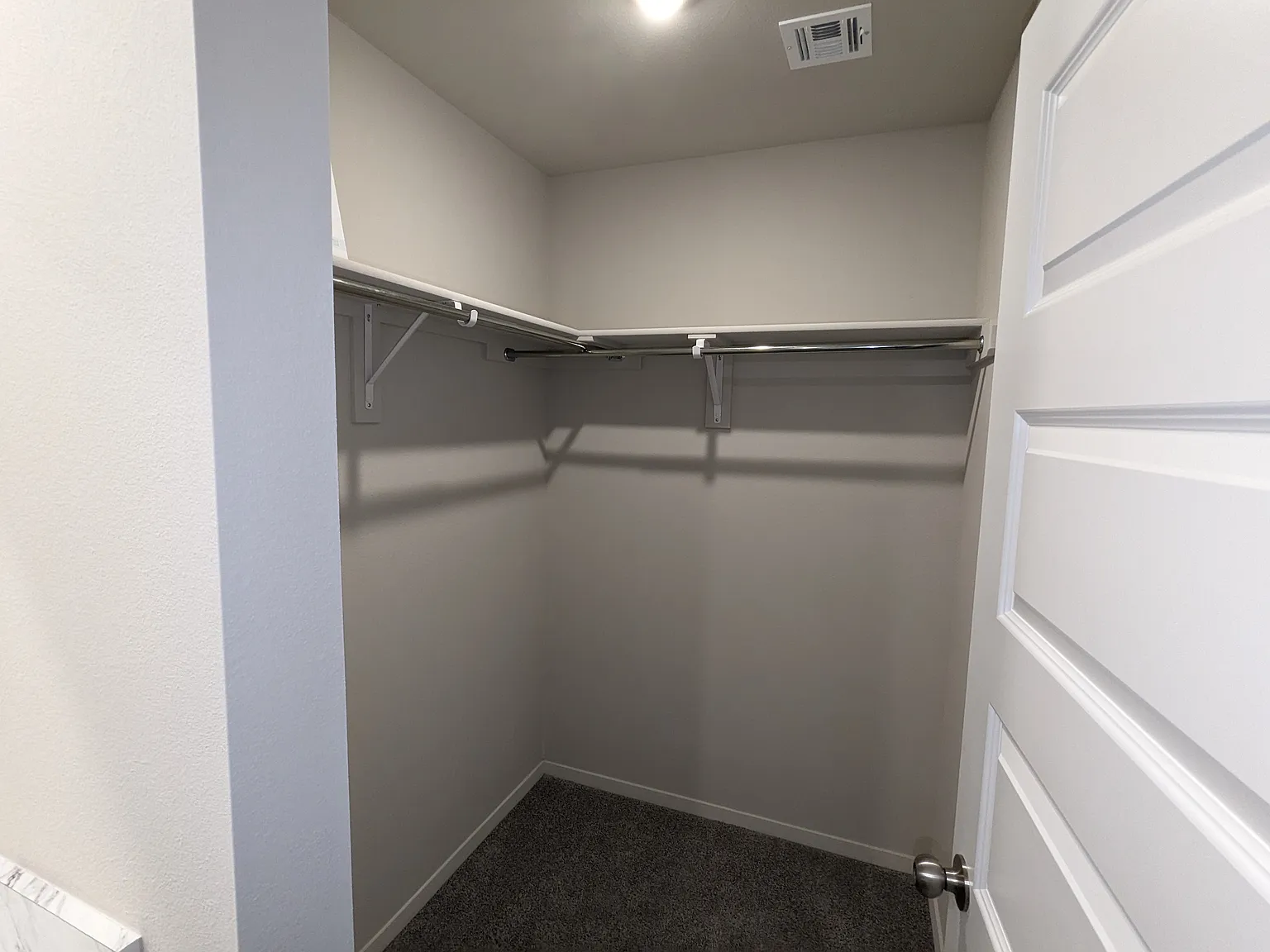 3 bed, 1201 sqft, $1,650 — Photo 3