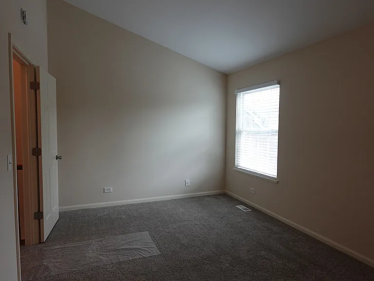 1070 Woodhill Ct — Photo 28