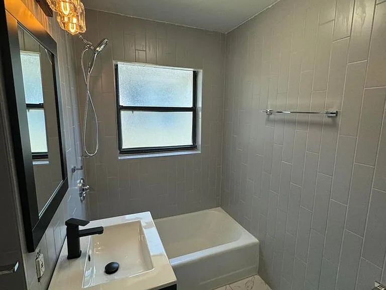 1284 Ingleside Ave — Photo 9