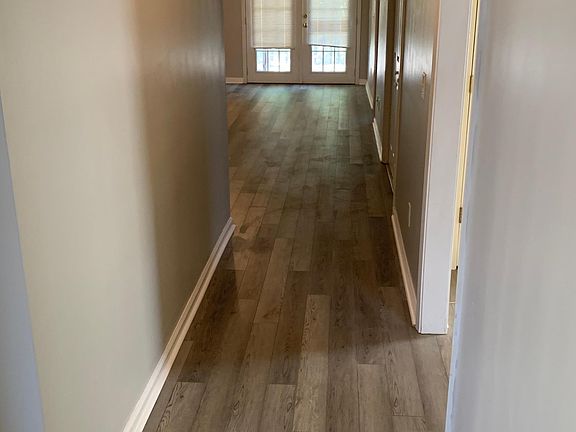 Front hallway, on right is the hall to the Jack and Jill bedrooms and a full bath and a linen closet