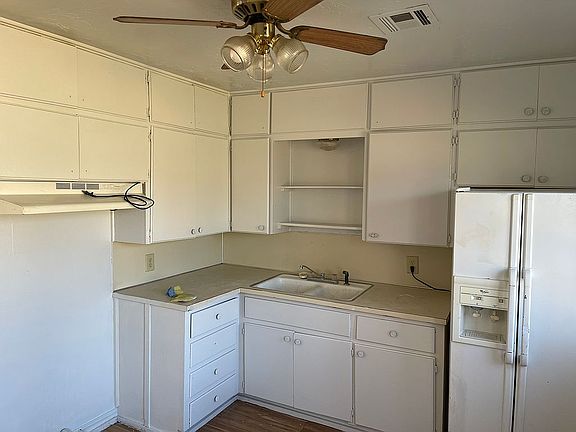 4th image of 1503 NW Williams Ave