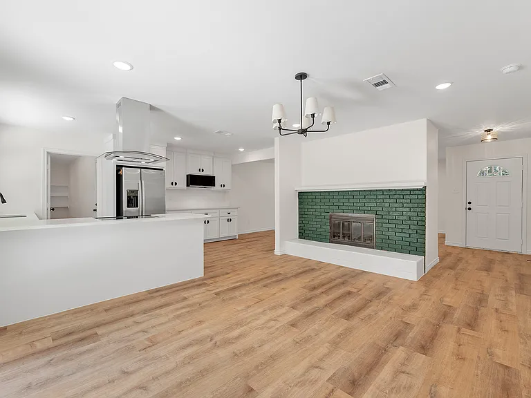 7508 Deaver Dr — Photo 6