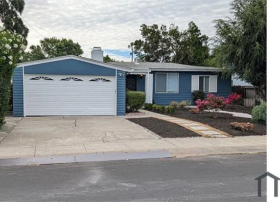 4 bed, 1476 sqft, $4,600 — Photo 2