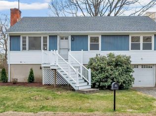 174 Crestview Dr, Bridgeport, CT 06606