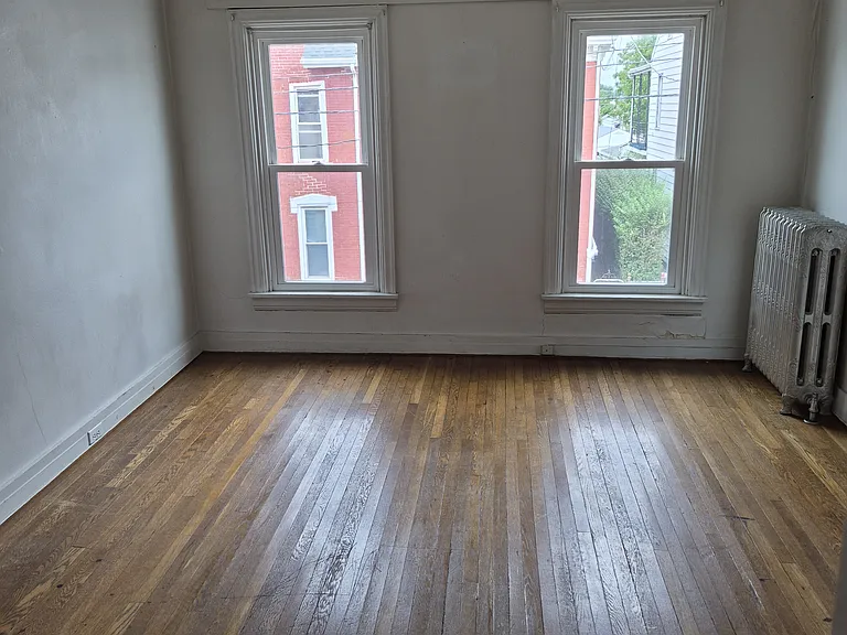 322 S 6th St #2 — Photo 6