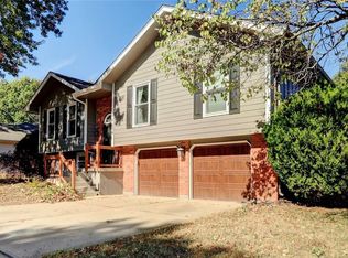 1654 SE Boone Trl, Lees Summit, MO 64063