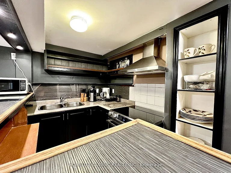 423 Flanagan Ct #LOWER — Photo 5