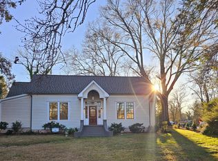 213 W Hightower Trl, Social Circle, GA 30025