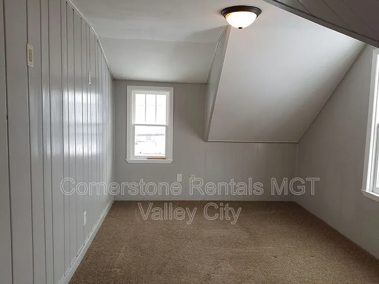 842 4th St SW — Photo 16