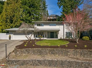 9245 SW Panorama Pl, Portland, OR 97225