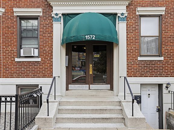 3rd image of 1572 Commonwealth Ave APT 6