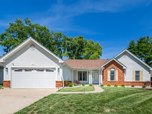 27 Fleurie Dr, Florissant, MO 63031