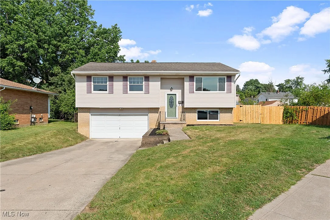 5267 Evelyn Dr photo 1
