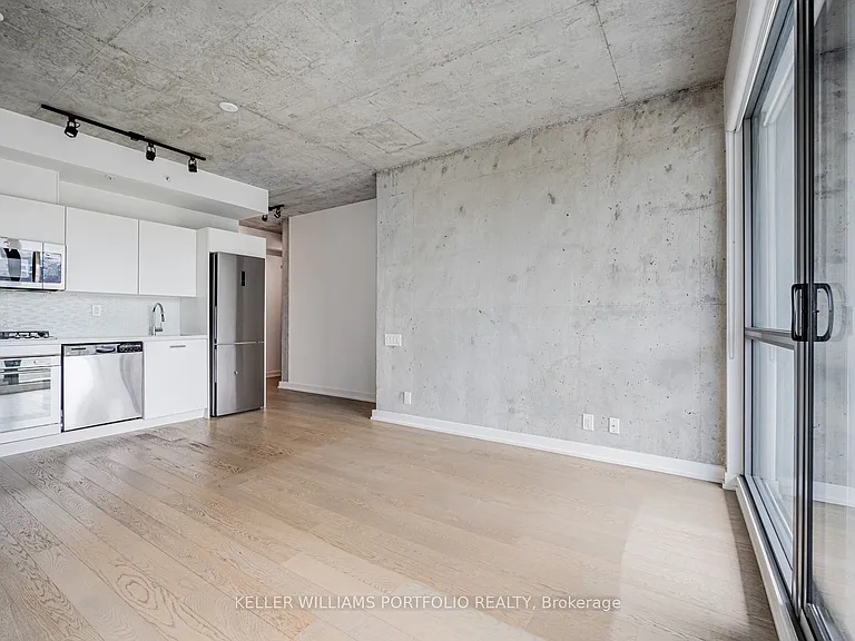 39 Brant St #726 — Photo 10