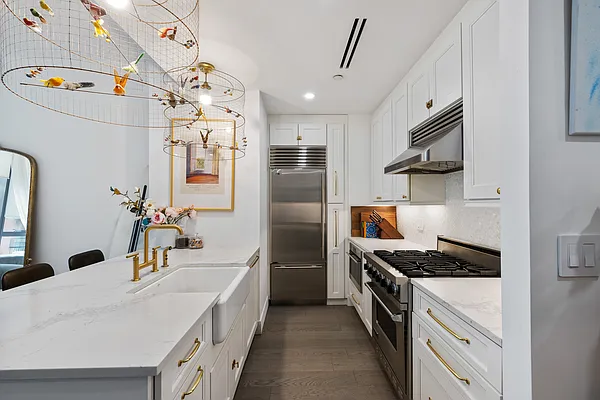 Sold by Nest Seekers International | media 11