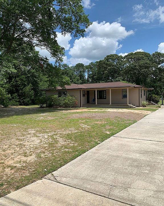 2nd image of 2912 Moody Rd