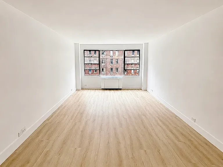 77 W 55th St #10H — Photo 3