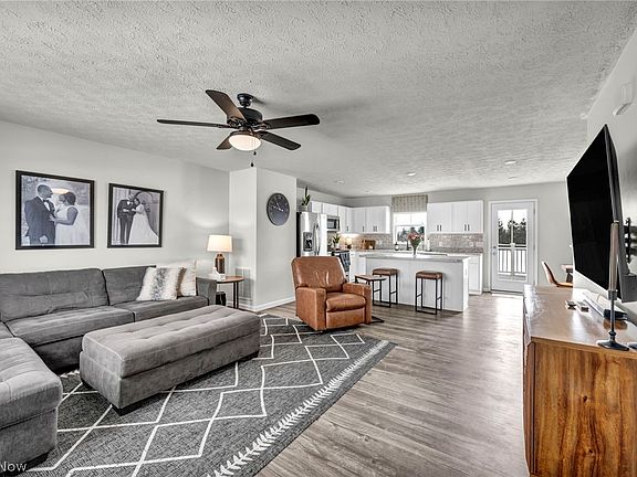 4th image of 2688 Himelrigh Blvd