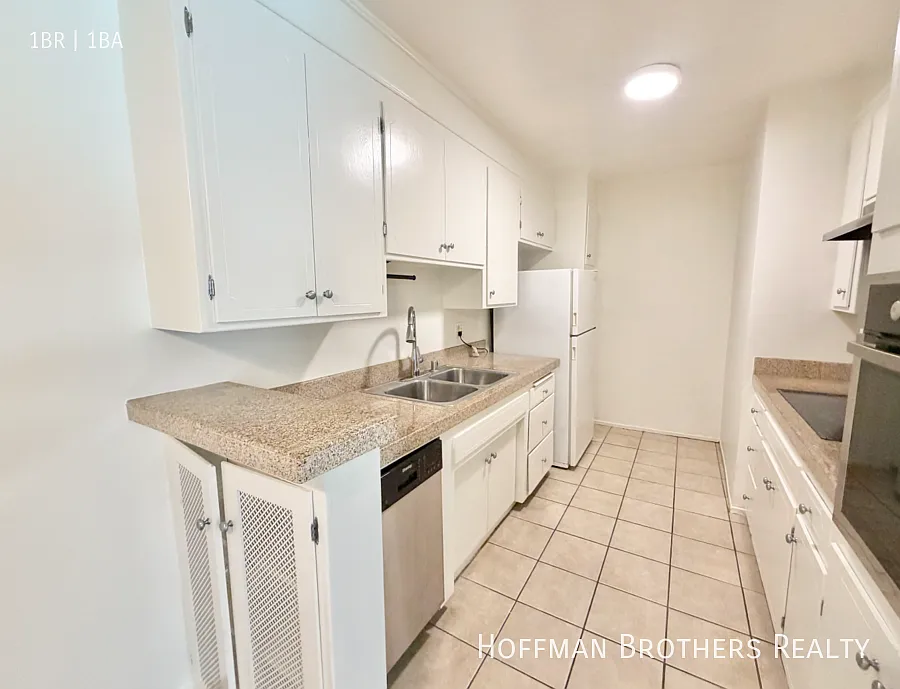 919 N Alfred St Los Angeles, CA 90069 — Photo 2