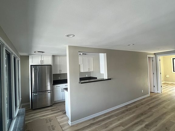 4th image of 2706 Westlake Ave N APT 8