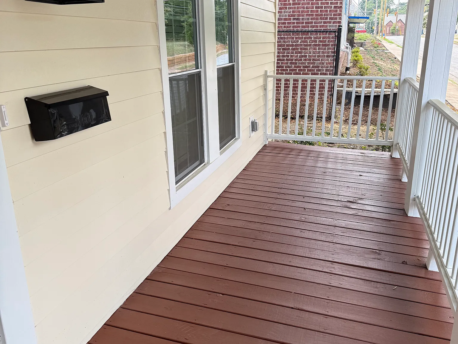 2 bed, 932 sqft, $1,350 — Photo 2