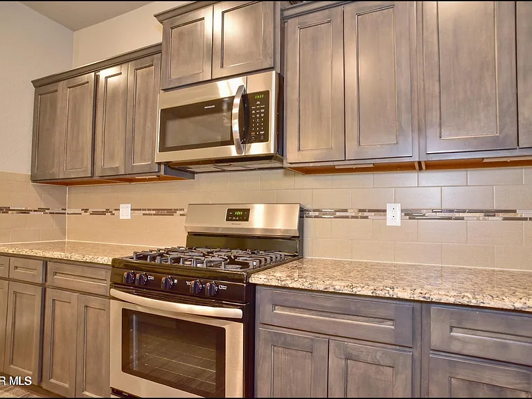2120 Thomas Lackland St — Photo 18