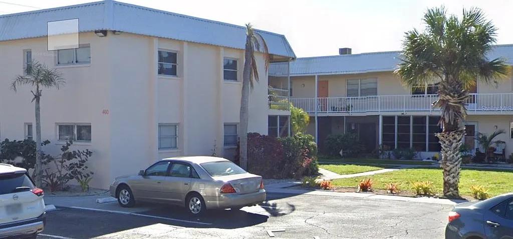 2 bed, 2.0 bath, 811 sqft, $1,600 — Photo 2