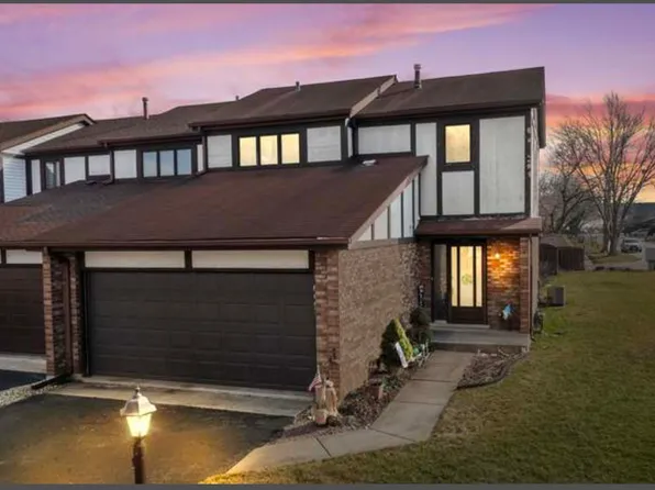 7881 Sheffield Dr, Palos Hills, IL 60465