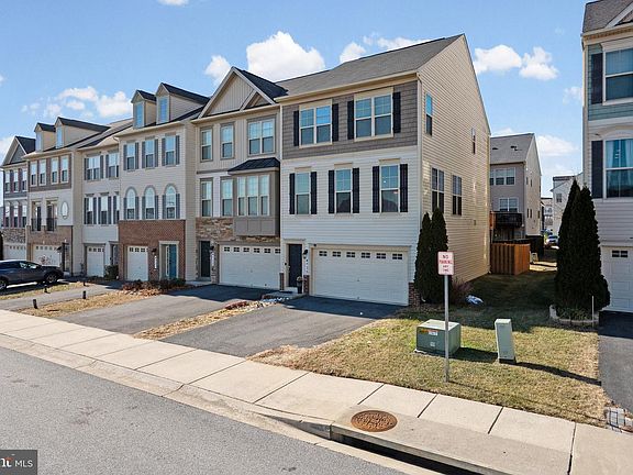 2nd image of 4735 Verdana Loop