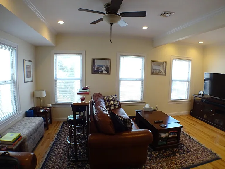15 Jenkins St #2 — Photo 3