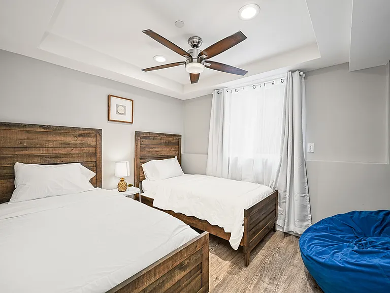 5306 Seashore Dr — Photo 7