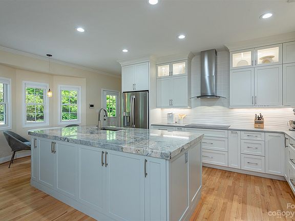 4th image of 358 Inverness Dr