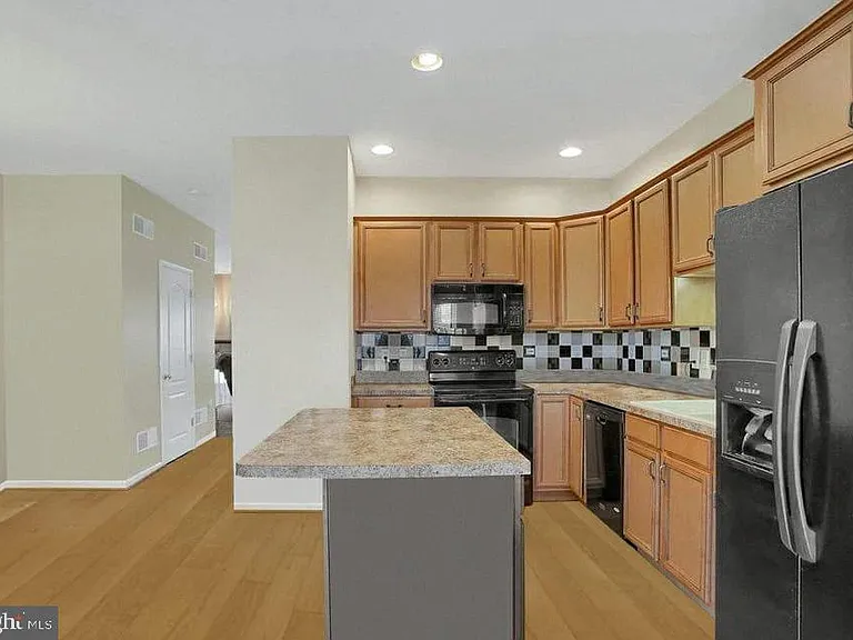 6312 Creekbend Dr — Photo 4