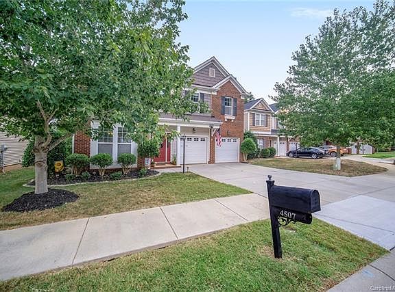 3rd image of 4507 Hampstead Heath Dr