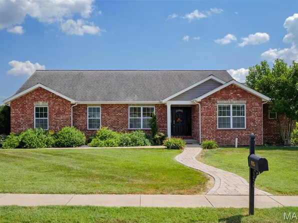 126 Maxwell Dr, Columbia, IL 62236