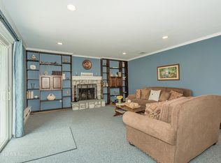11 Partridge Ln, Huntington, NY 11743