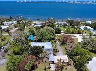 105 Sheridan Lane, Jensen Beach, FL 34957