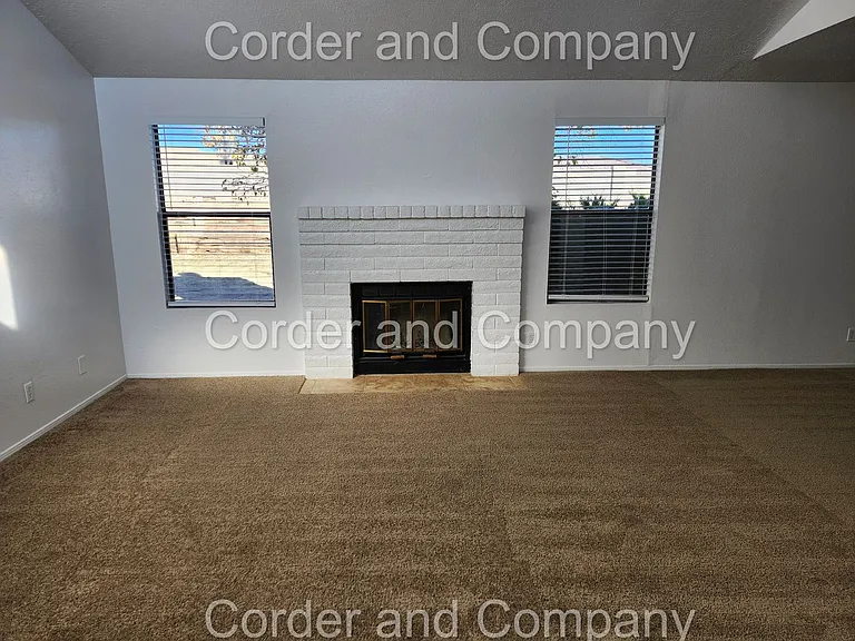 2261 Green Lake Rd NE — Photo 3