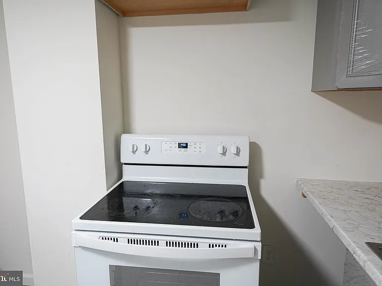 231 Newton St #B — Photo 29