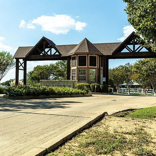 1st image of 108 Country Vista Cir