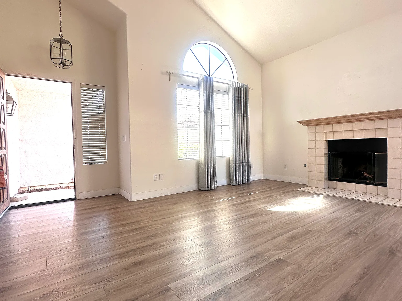 4 bed, 1920 sqft, $4,500 — Photo 3
