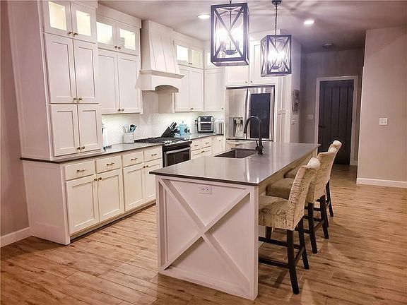 5th image of 1521 Sweetbriar Way