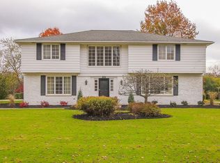 2855 Sulgrave Rd, Beachwood, OH 44122