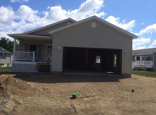 25 Patriots Dr, Westfield, MA 01085