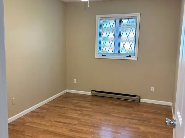 1000 Davis St APT 1, Charleston, IL 61920