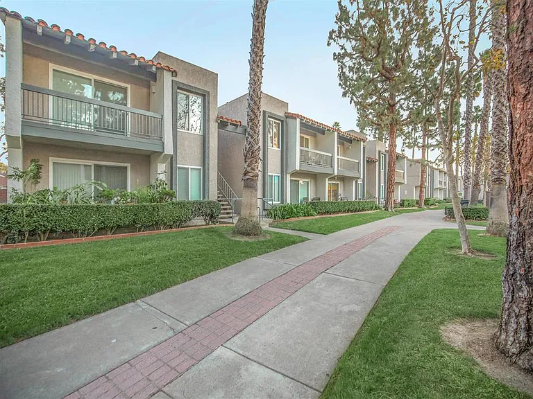 La Veta Grand Apartments — Photo 6