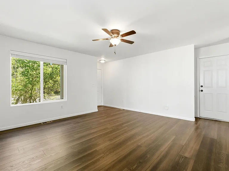 5155 Golden Eagle Pkwy — Photo 8
