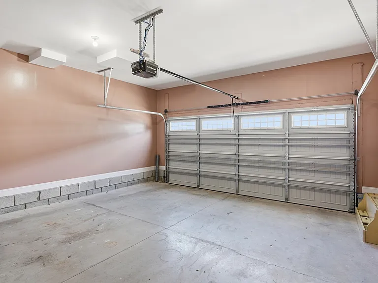 380 Camargue Ct — Photo 15